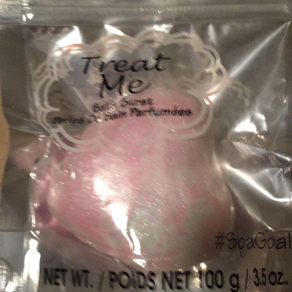 Treat my heart shaped bath bomb